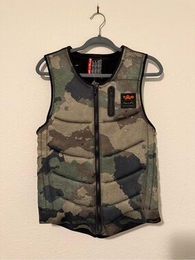 Liquid Force Squad Tao Comp Wakeboard Vest - Camo - Size Medium - Brand New